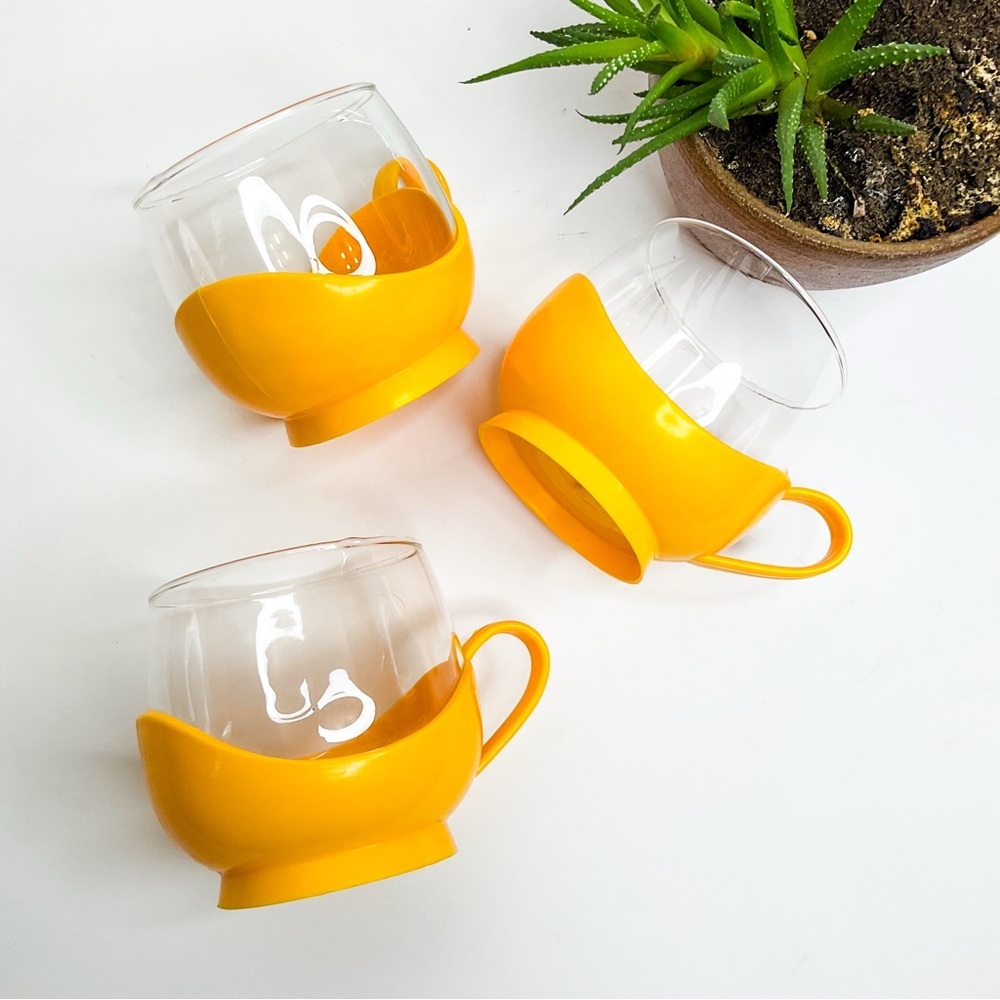MCM VINTAGE MELITTA GERMANY Set of Three Yellow Glass Mugs